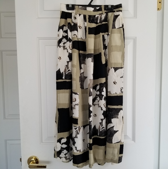 VINTAGE Midi Rayon Skirt with POCKETS ๐ - Picture 1 of 8